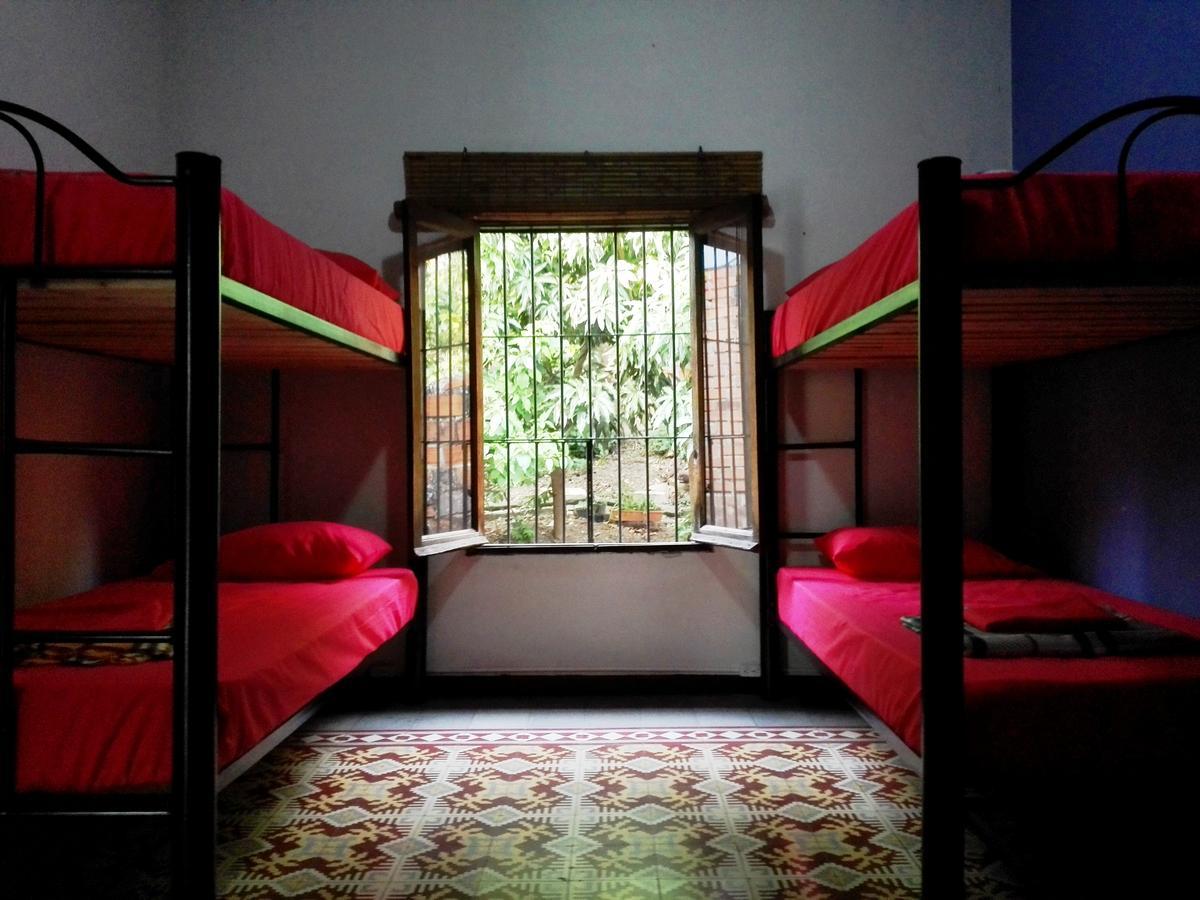 מדיין Raiz Hostel מראה חיצוני תמונה