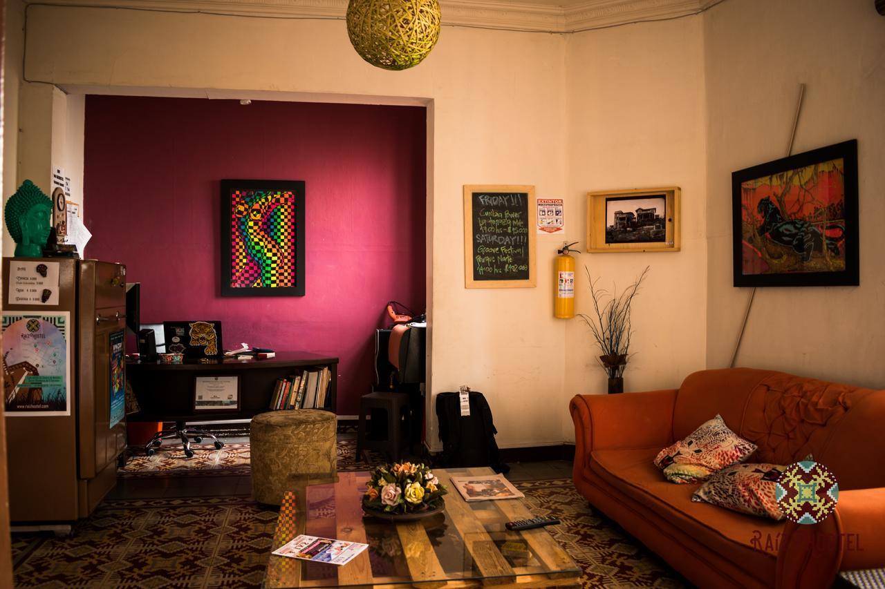 מדיין Raiz Hostel מראה חיצוני תמונה