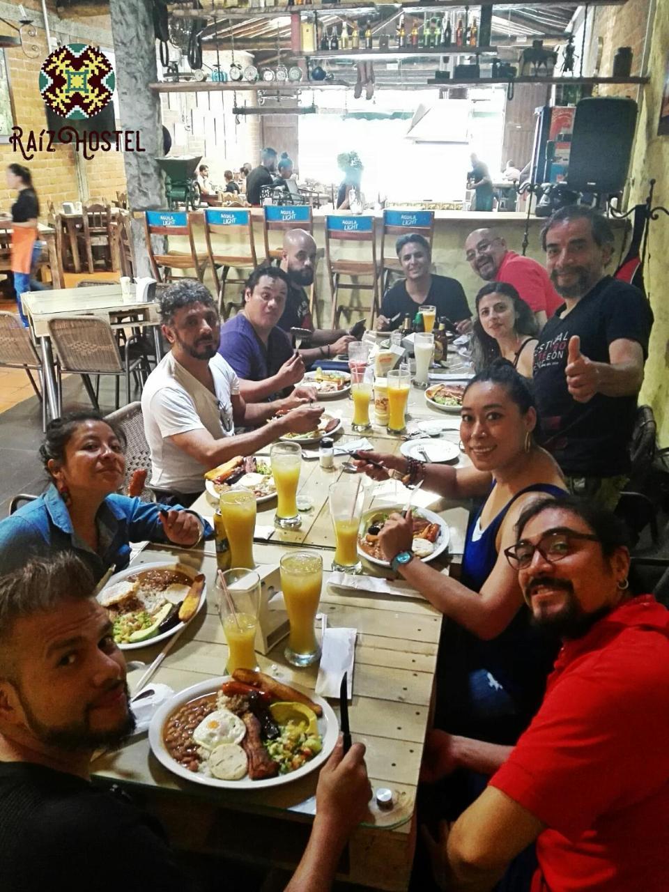 מדיין Raiz Hostel מראה חיצוני תמונה
